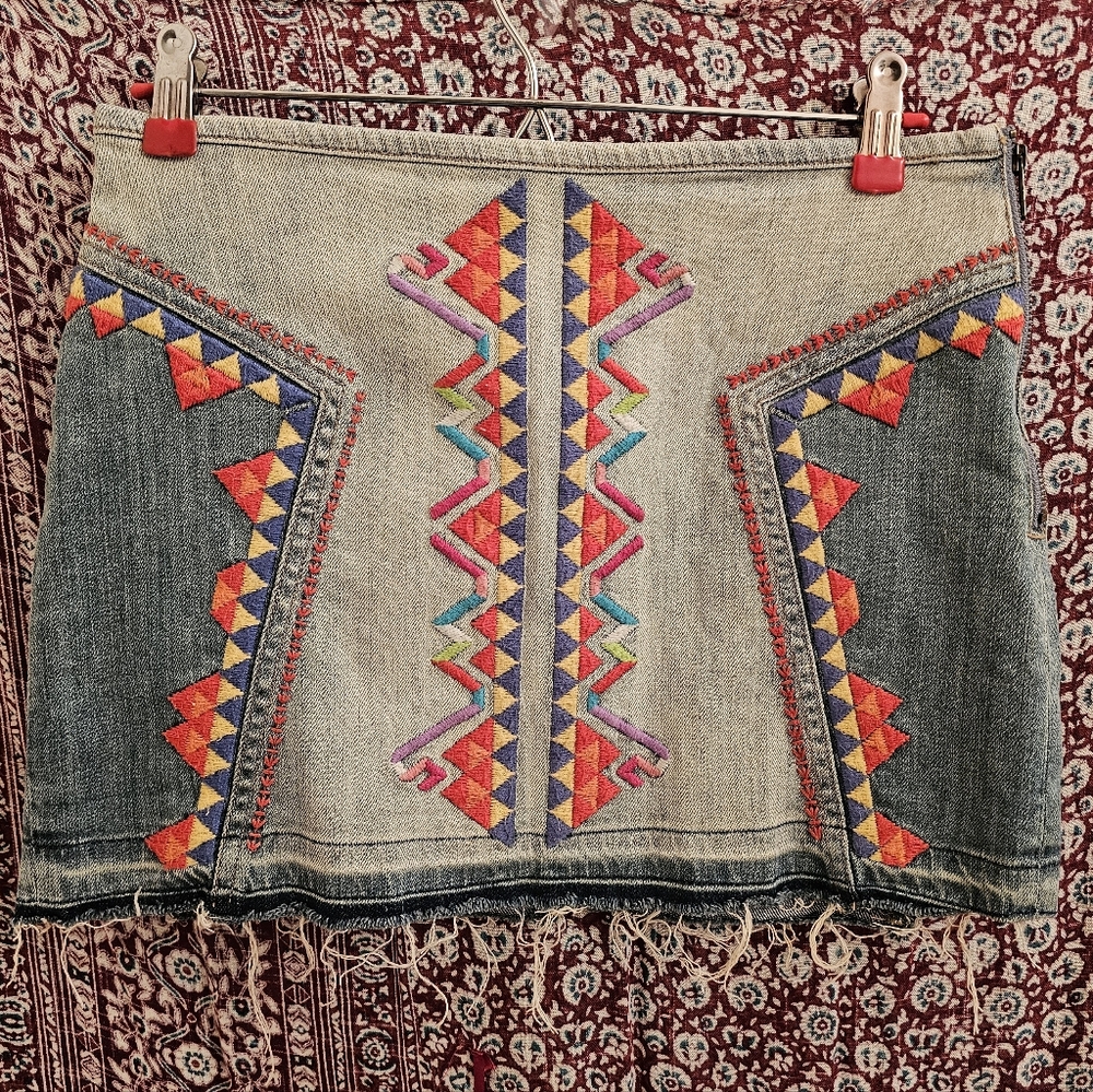 Free People Embroidered Mini Denim Skirt Size 4